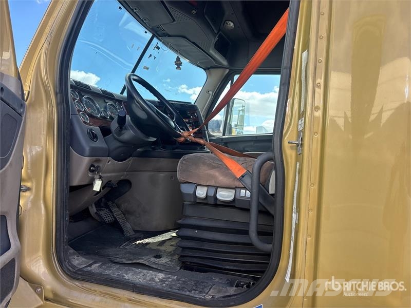 Freightliner Cascadia 125 6x4 T/A Sleeper Truck Tractor Tracteur routier