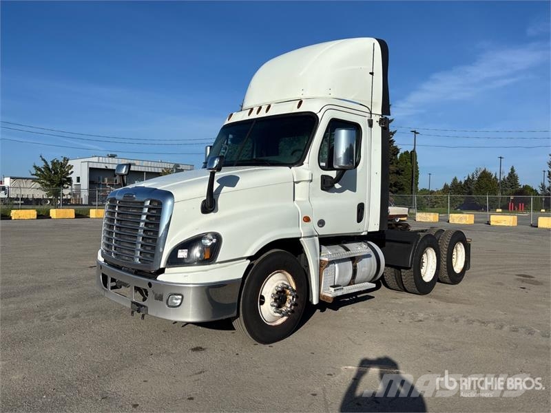 Freightliner Cascadia 125 Vilcēji