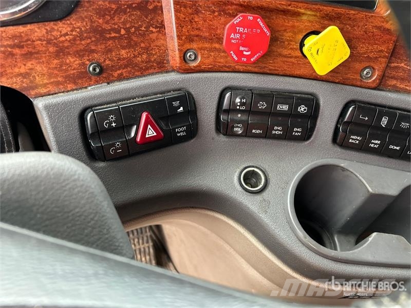 Freightliner Cascadia 125 Vetopöytäautot