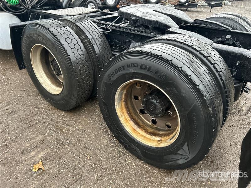 Freightliner Cascadia 125 6x4 T/A Sleeper Truck Tractor Motrici e Trattori Stradali