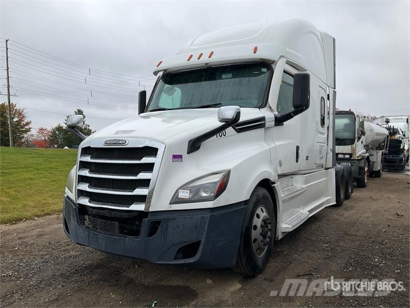 Freightliner Cascadia 126 6x4 T/A Sleeper Truck Tractor Vlačilci