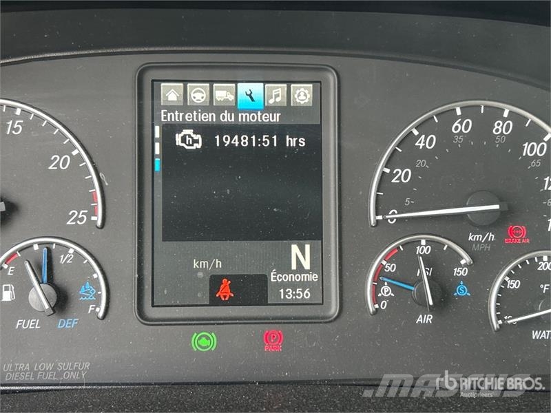 Freightliner Cascadia 126 6x4 T/A Sleeper Truck Tractor (Inoper Cabezas tractoras