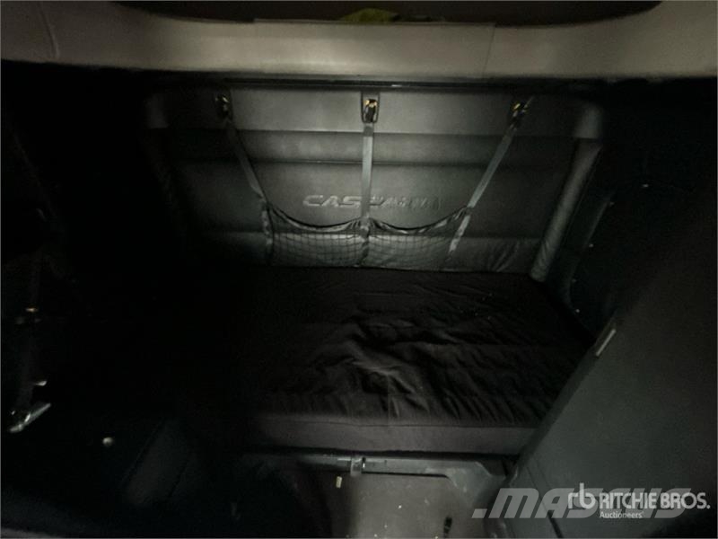 Freightliner Cascadia 126 6x4 T/A Sleeper Truck Tractor Sattelzugmaschinen