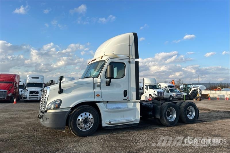 Freightliner Cascadia 125 Тягачі