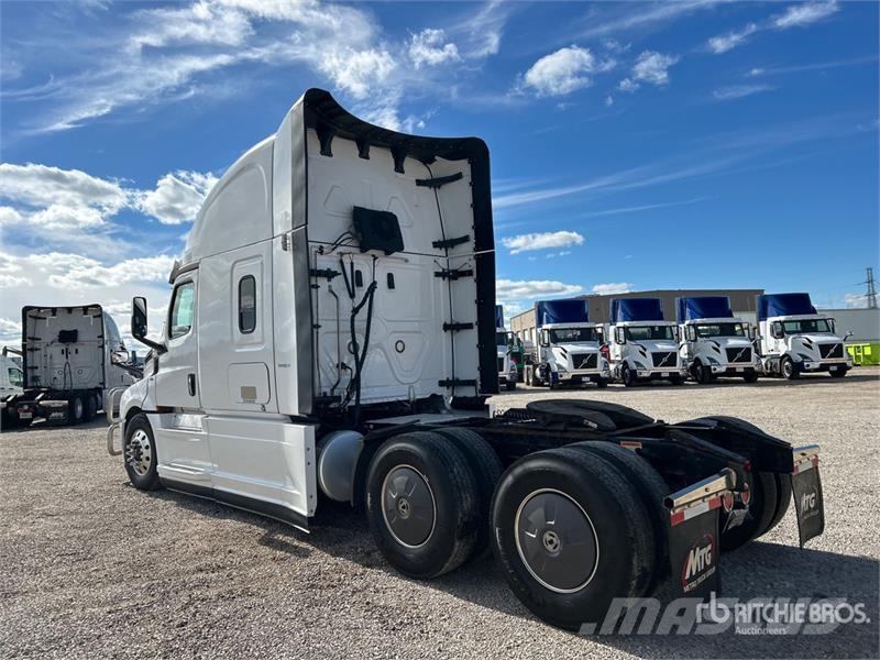 Freightliner Cascadia 126 وحدات الجر