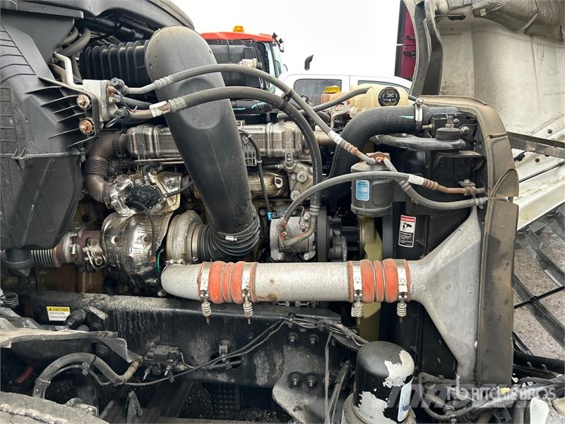 Freightliner Cascadia 126 Truck Tractor Units