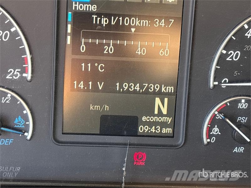 Freightliner Cascadia 126 6x4 T/A Sleeper Truck Tractor Влекачи