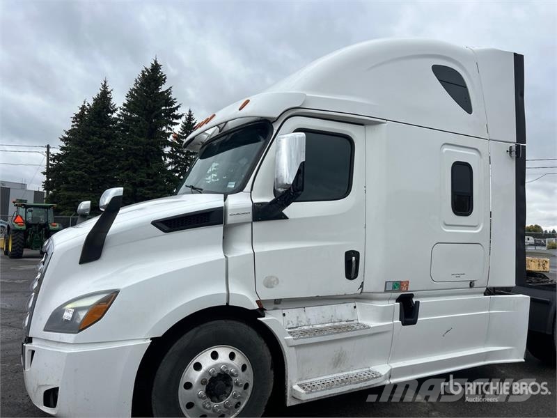 Freightliner Cascadia 116 Trekkers