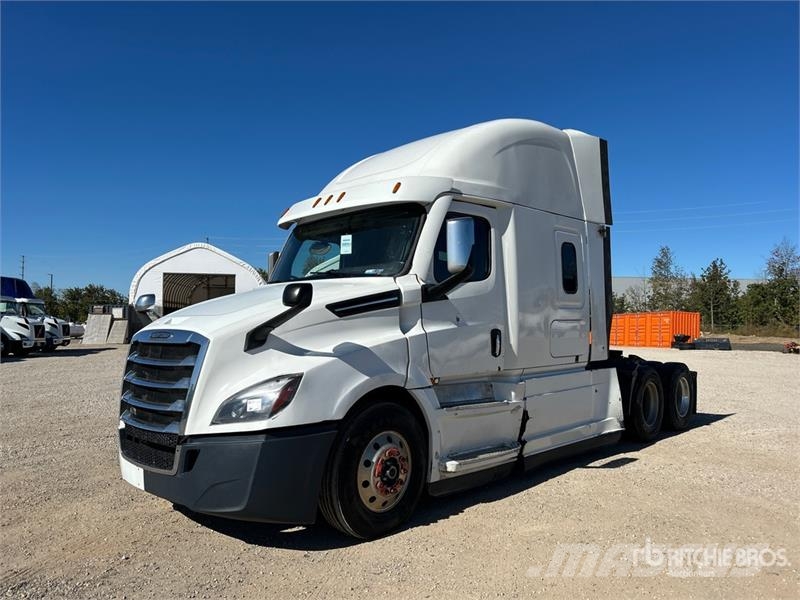 Freightliner Cascadia 126 6x4 T/A Sleeper Truck Tractor Camiones tractor