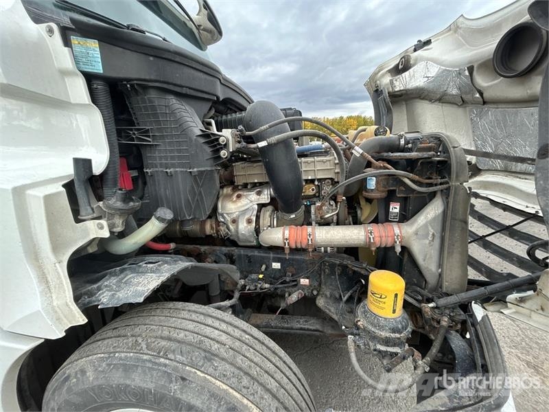 Freightliner Cascadia 126 6x4 T/A Sleeper Truck Tractor Motrici e Trattori Stradali