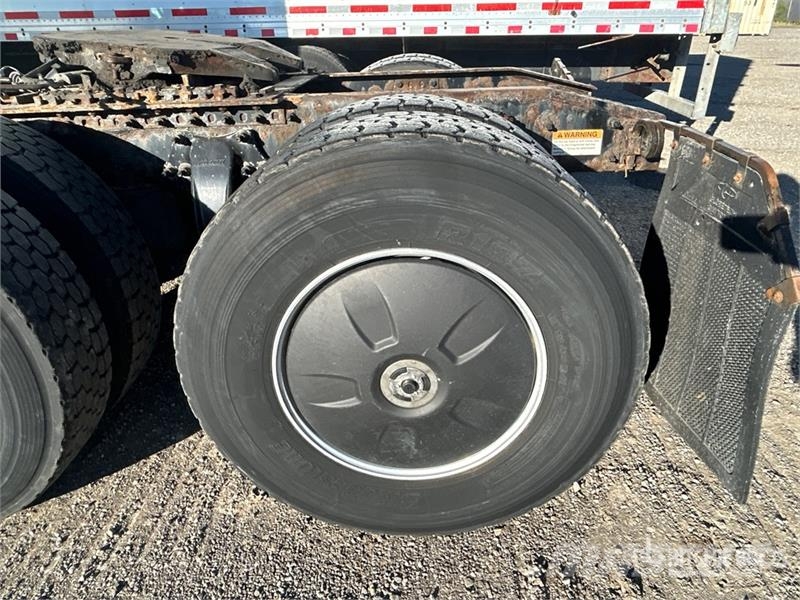Freightliner Cascadia 125 Vetopöytäautot