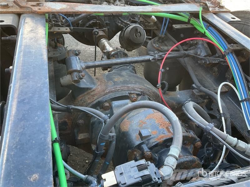 Freightliner Cascadia 126 6x4 T/A Sleeper Truck Tractor وحدات الجر