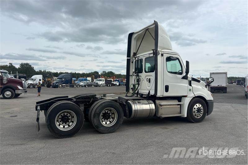 Freightliner Cascadia 126 Vetopöytäautot