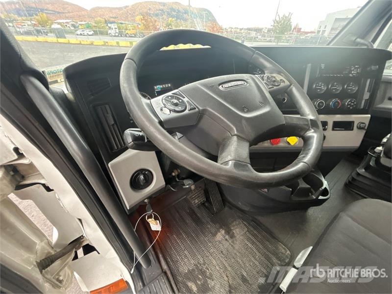 Freightliner Cascadia 116 Trekkers