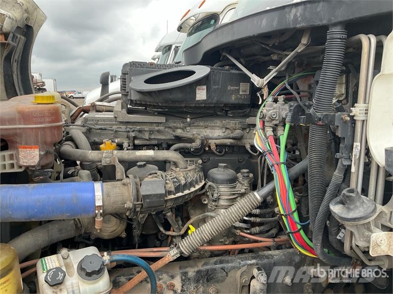 Freightliner Cascadia 126 6x4 T/A Sleeper Truck Tractor Motrici e Trattori Stradali