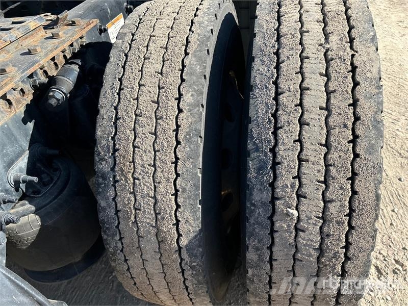 Freightliner Cascadia 126 وحدات الجر