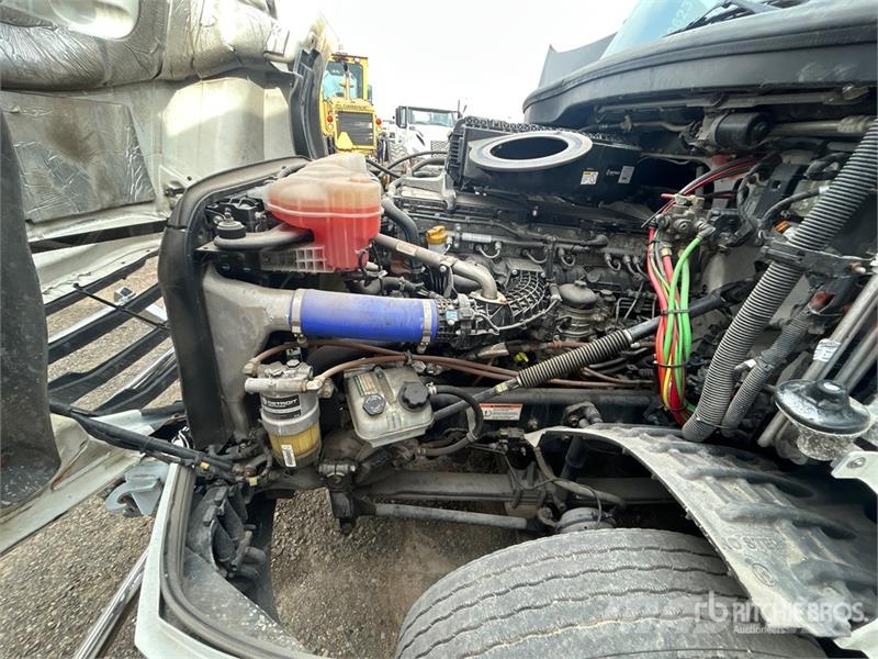 Freightliner Cascadia 126 6x4 T/A Sleeper Truck Tractor Sattelzugmaschinen