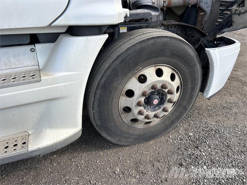 Freightliner Cascadia 125 6x2 T/A Sleeper Truck Tractor وحدات الجر