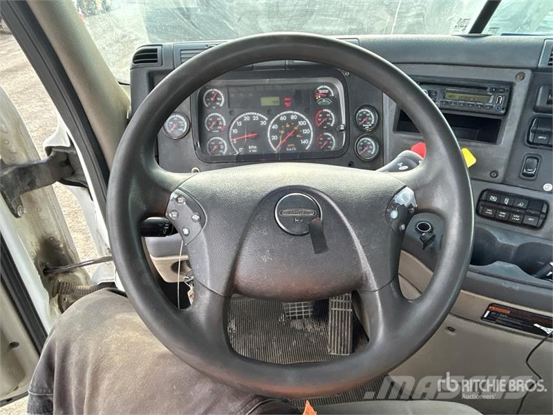 Freightliner Cascadia 125 وحدات الجر