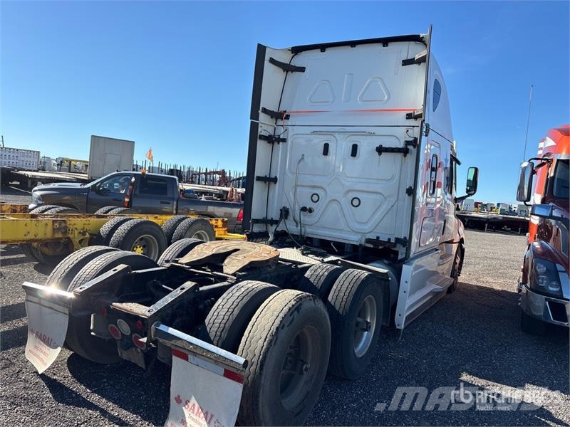 Freightliner Cascadia 126 Vetopöytäautot