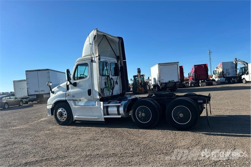 Freightliner Cascadia 125 Vetopöytäautot