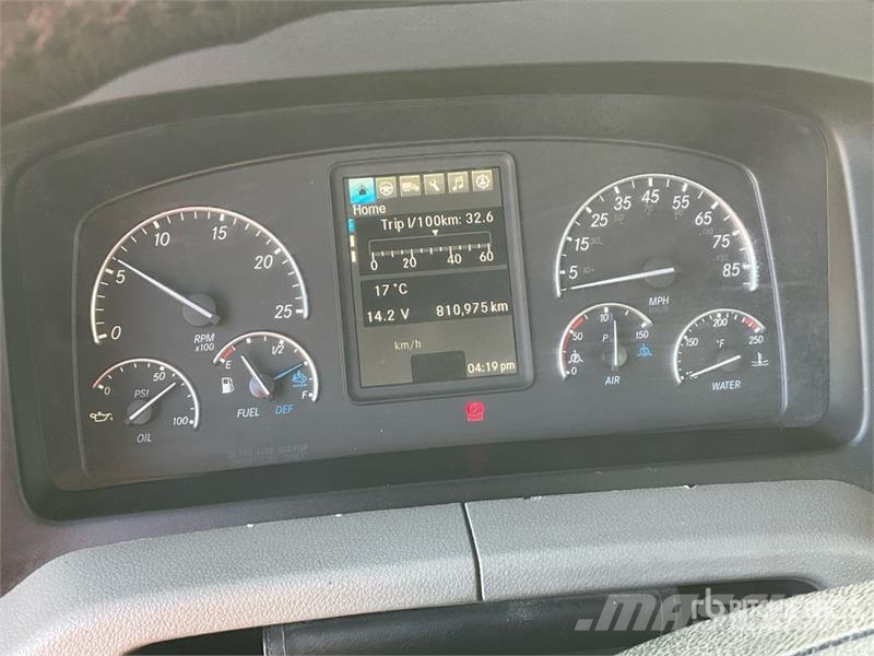 Freightliner Cascadia 126 وحدات الجر