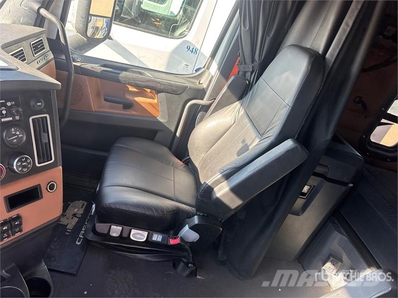 Freightliner Cascadia 126 Тягачі
