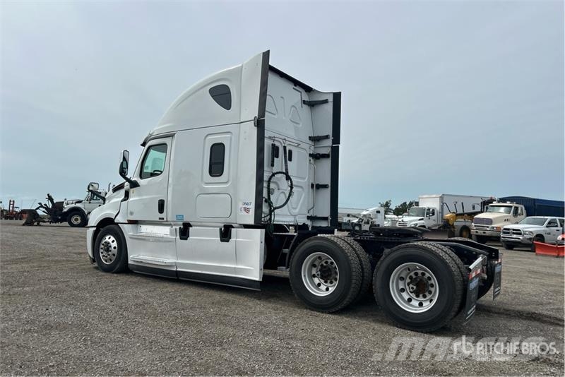 Freightliner Cascadia 126 6x4 T/A Sleeper Truck Tractor Truck Tractor Units
