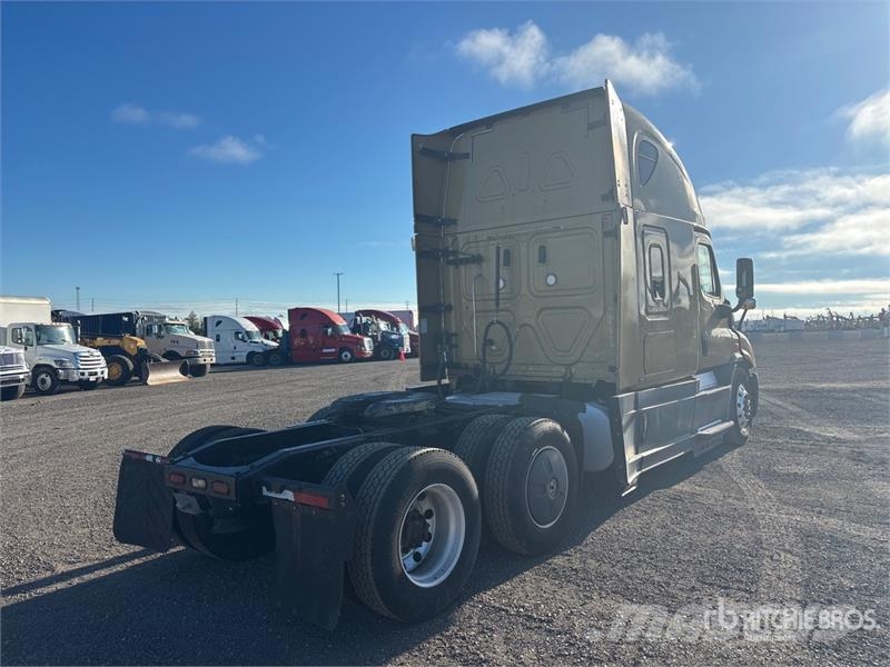 Freightliner Cascadia 113 Vetopöytäautot