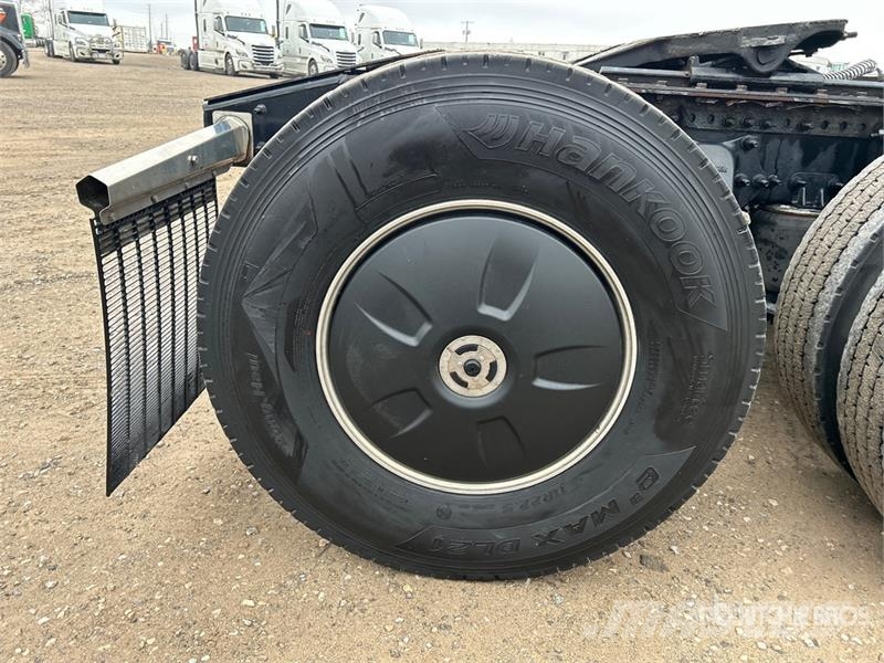 Freightliner Cascadia 126 وحدات الجر