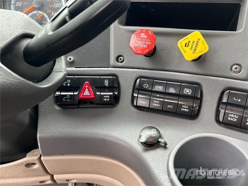 Freightliner Cascadia 125 Седельные тягачи