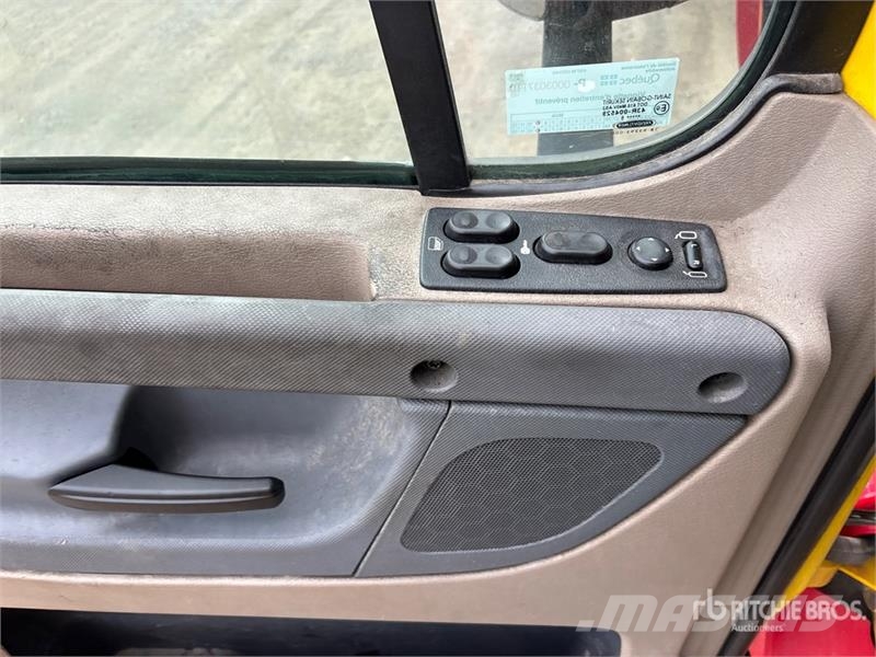 Freightliner Cascadia 125 6x4 T/A Sleeper Truck Tractor Sattelzugmaschinen