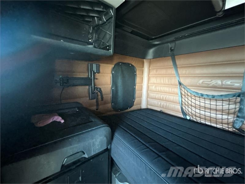 Freightliner Cascadia 126 6x4 T/A Sleeper Truck Tractor Nyergesvontatók