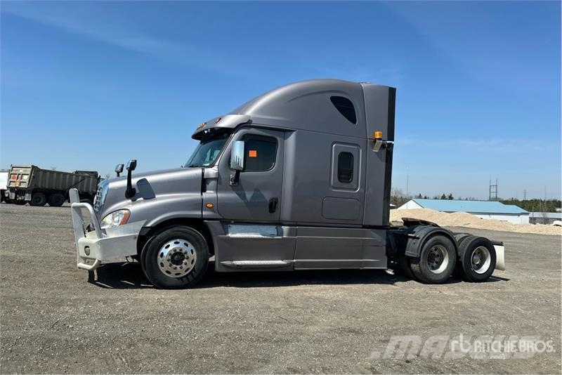 Freightliner Cascadia 125 6x4 T/A Sleeper Truck Tractor Tractor Units