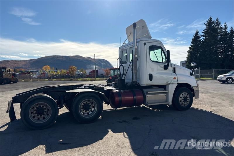 Freightliner Cascadia 125 وحدات الجر