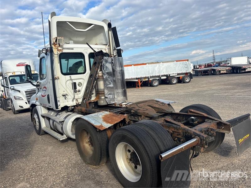 Freightliner Cascadia 125 Vetopöytäautot