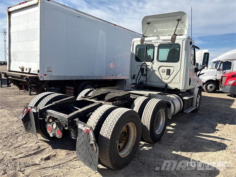Freightliner Cascadia 125 Truck Tractor Units