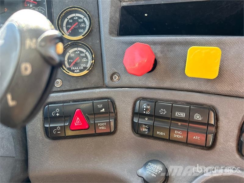 Freightliner Cascadia 125 Тягачі