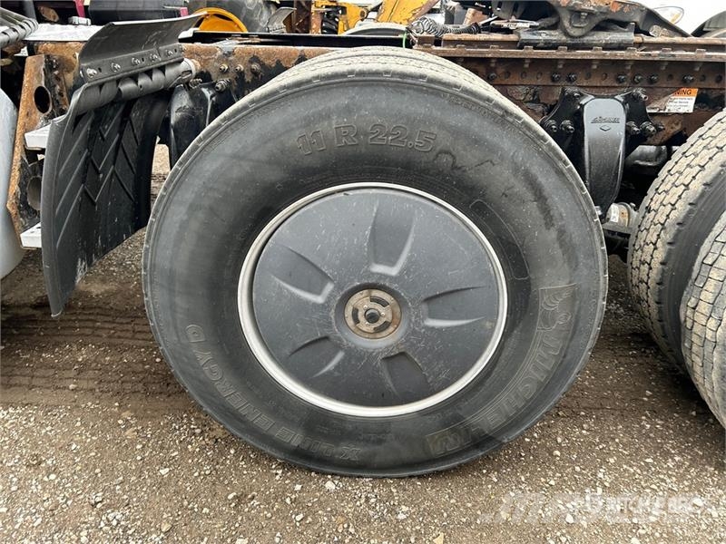 Freightliner Cascadia 126 6x4 T/A Sleeper Truck Tractor Cavalos mecânicos