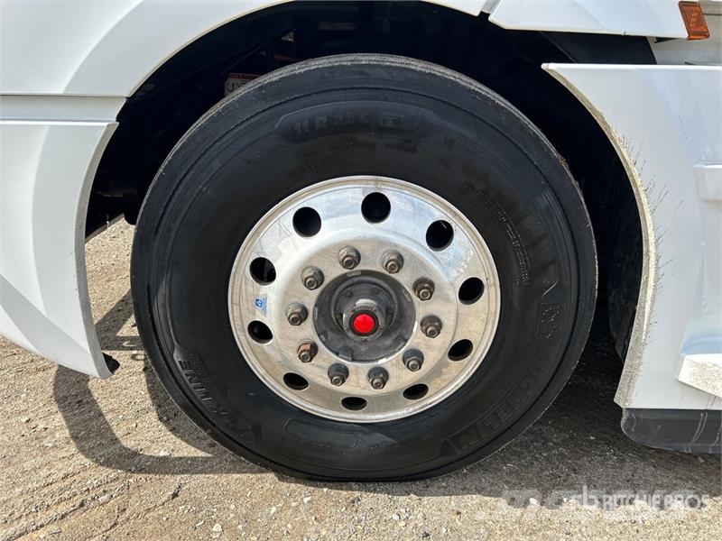 Freightliner Cascadia 126 وحدات الجر