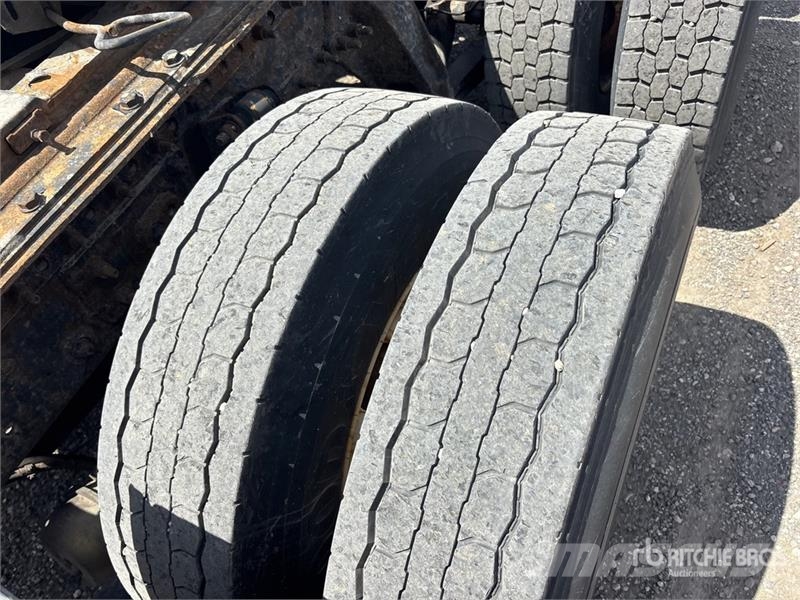 Freightliner Cascadia 125 6x4 T/A Sleeper Truck Tractor Motrici e Trattori Stradali