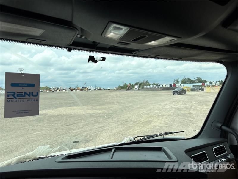Freightliner Cascadia 126 Prime Movers