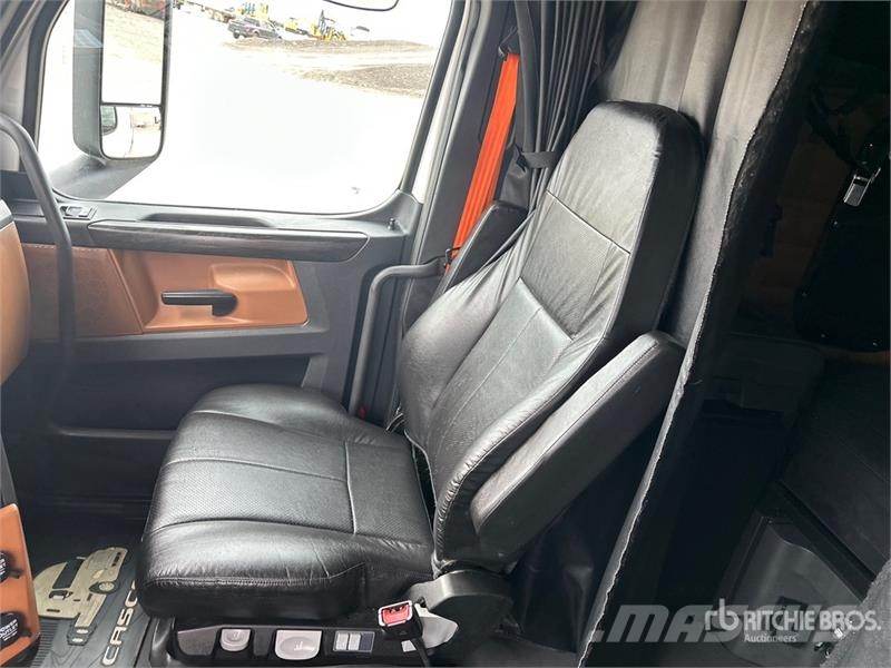 Freightliner Cascadia 126 وحدات الجر