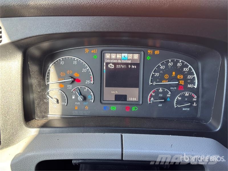 Freightliner Cascadia 126 6x4 T/A Sleeper Truck Tractor Тягачі