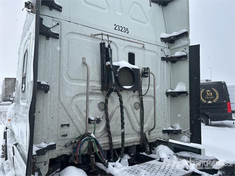 Freightliner Cascadia 125 Тягачі