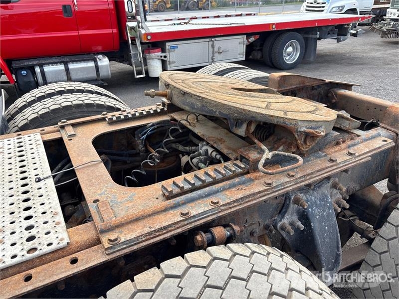 Freightliner Cascadia 125 6x4 T/A Sleeper Truck Tractor Trekkvogner