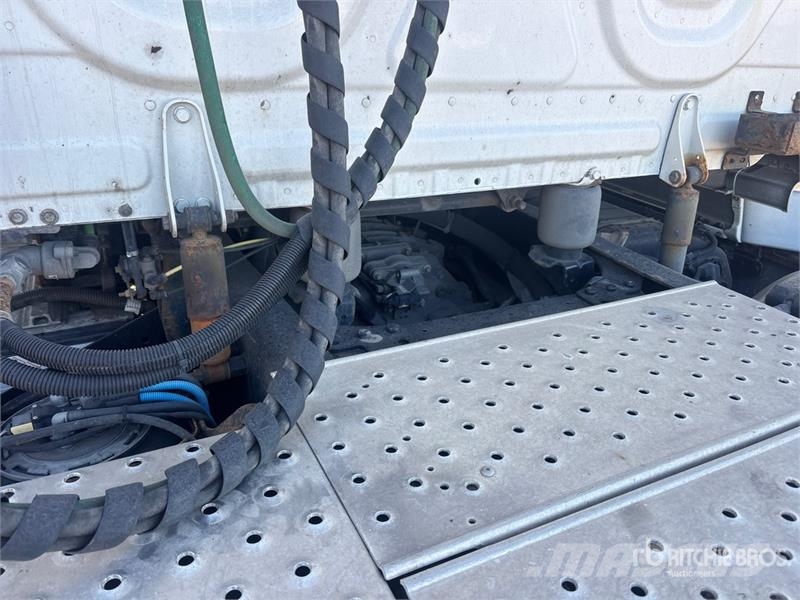 Freightliner Cascadia 126 وحدات الجر