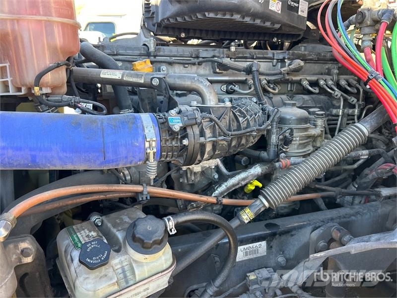 Freightliner Cascadia 126 وحدات الجر