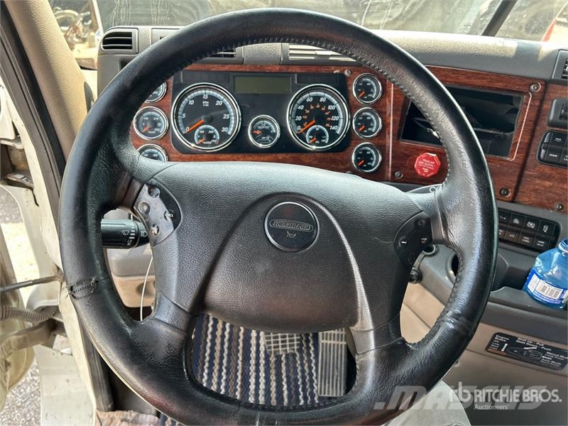 Freightliner Cascadia 125 6x4 T/A Sleeper Truck Tractor Motrici e Trattori Stradali