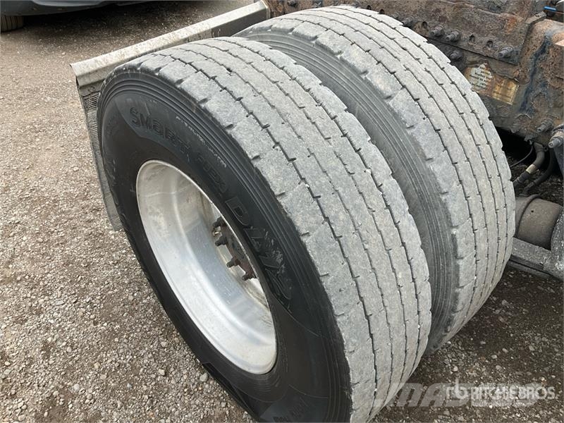Freightliner Cascadia 126 6x4 T/A Sleeper Truck Tractor Motrici e Trattori Stradali